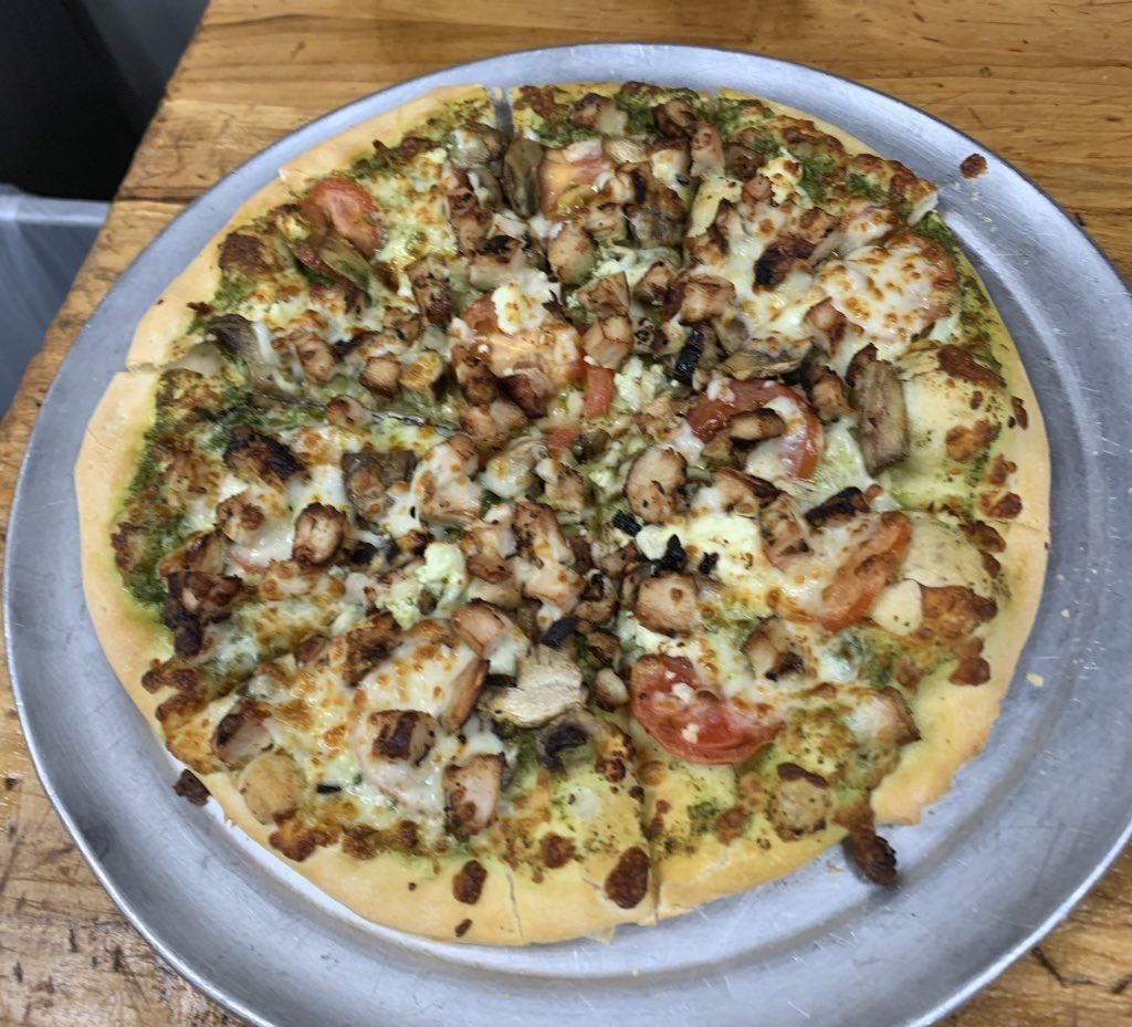 Happy #FreePizzaFriday! 🍕🍕 Hit that RT button for your chance to win a free large one topping from Mister B’s! Must follow to win