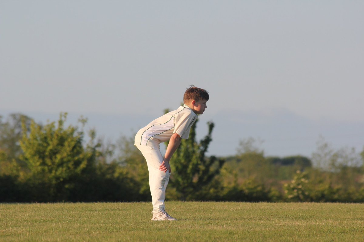 jmt_28's tweet photo. Cricket last night with actual sunshine #nojumpersneeded #justsaying #rollonnextweek ☀️☀️🏏🙌🏻 https://t.co/Qbg0NZFAgw