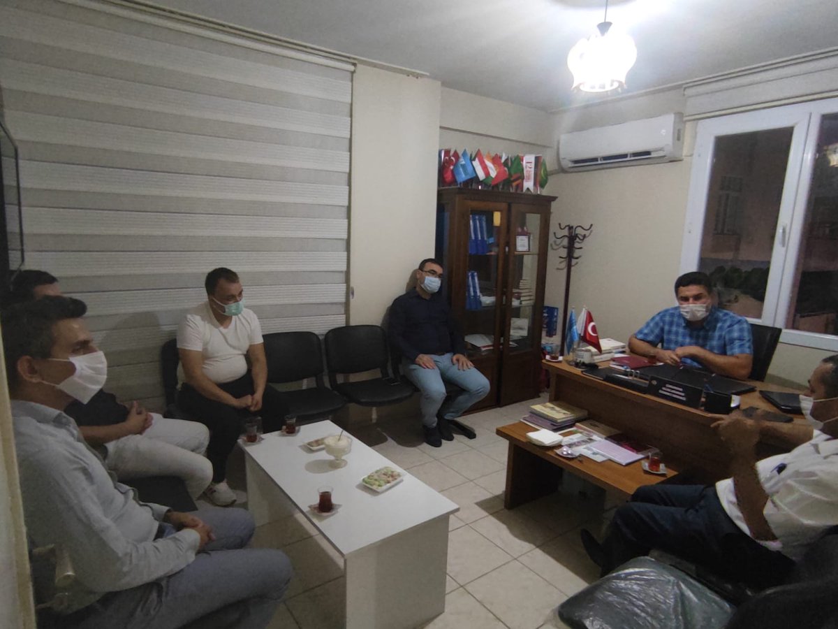 DabanKorkut's tweet photo. Adana İl Göç İdaresi Müdürü M. Cengiz BİLEN kurum çalışanlarını Çukurova Uluslararası Öğrenci Derneğinde ağırladık.

Ziyarette iki kurum arasında yapılacak çalışmalar ele alındı. Öğrencilerimizin soruları cevaplandırılıp,  Zambiya'lı bir öğrencimiz  ülke tanıtımı gerçekleştirdi. https://t.co/8Gz59uCLYY
