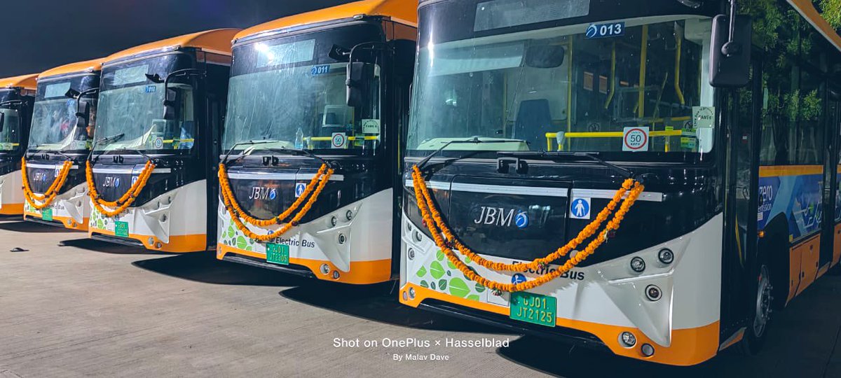 Mukeshias's tweet photo. AMC
Hon’ble CM today flagged and added 50 electric Buses in fleet of BRTS taking total electric buses fleet to 100. https://t.co/Gtu3r4EPgu