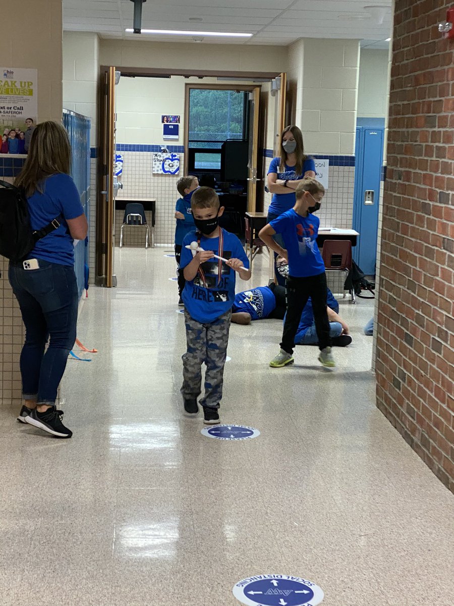 awlsmo's tweet photo. The rain βοΈ canβt wash away our Last Day Blast fun! THANK YOU SO MUCH TO MAPS for making a quick rain plan! So many cool activities and volunteers! #MAPSRocks #Lastdayfun #pureenjoyment https://t.co/77Lo1JYGsD