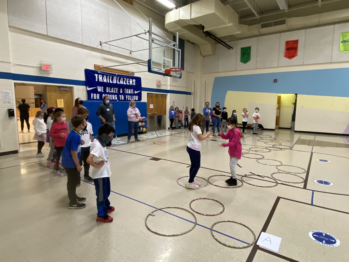 awlsmo's tweet photo. The rain βοΈ canβt wash away our Last Day Blast fun! THANK YOU SO MUCH TO MAPS for making a quick rain plan! So many cool activities and volunteers! #MAPSRocks #Lastdayfun #pureenjoyment https://t.co/77Lo1JYGsD