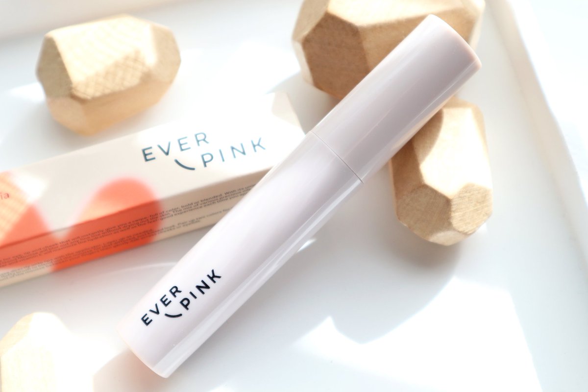 kwannawkk's tweet image. ลิป feel good mousse ของ EVERPINK เนื้อนุ่มลื่น เกลี่ยง่าย บางเบา ทาได้ทั้งแก้มตาปาก อันนี้สี 03 SOFIA สีส้มๆ ทาแล้วดูสดใสดี ทาแบบเบลนด์ๆก็สวย ทาแบบเต็มปากก็ดูอวบอิ่ม เบลอเส้นปากดีมาก เพราะมีคุณสมบัติ Soft focus แถมยังเป็น #CleanCosmetics ด้วย #ไว้รีวิวห้ามขายของโว้ยย #IAmEverpal