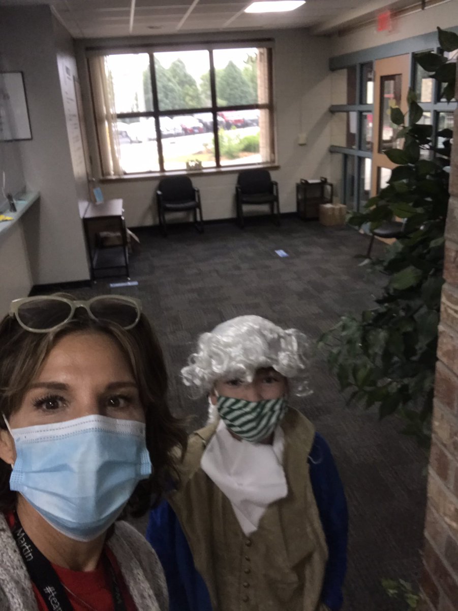Mmhappold's tweet photo. George Washington came to visit Martin Elementary! 5th grade wax museum! #MartinShines @Dist158 @martinhusky158 https://t.co/yg69ZVwahY