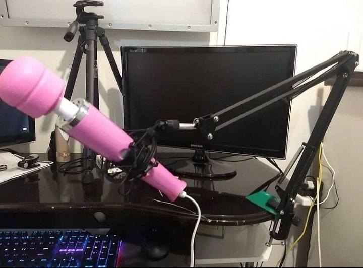 ufm0e's tweet photo. just got a  new mic 😋 https://t.co/u9TB5eKlcJ