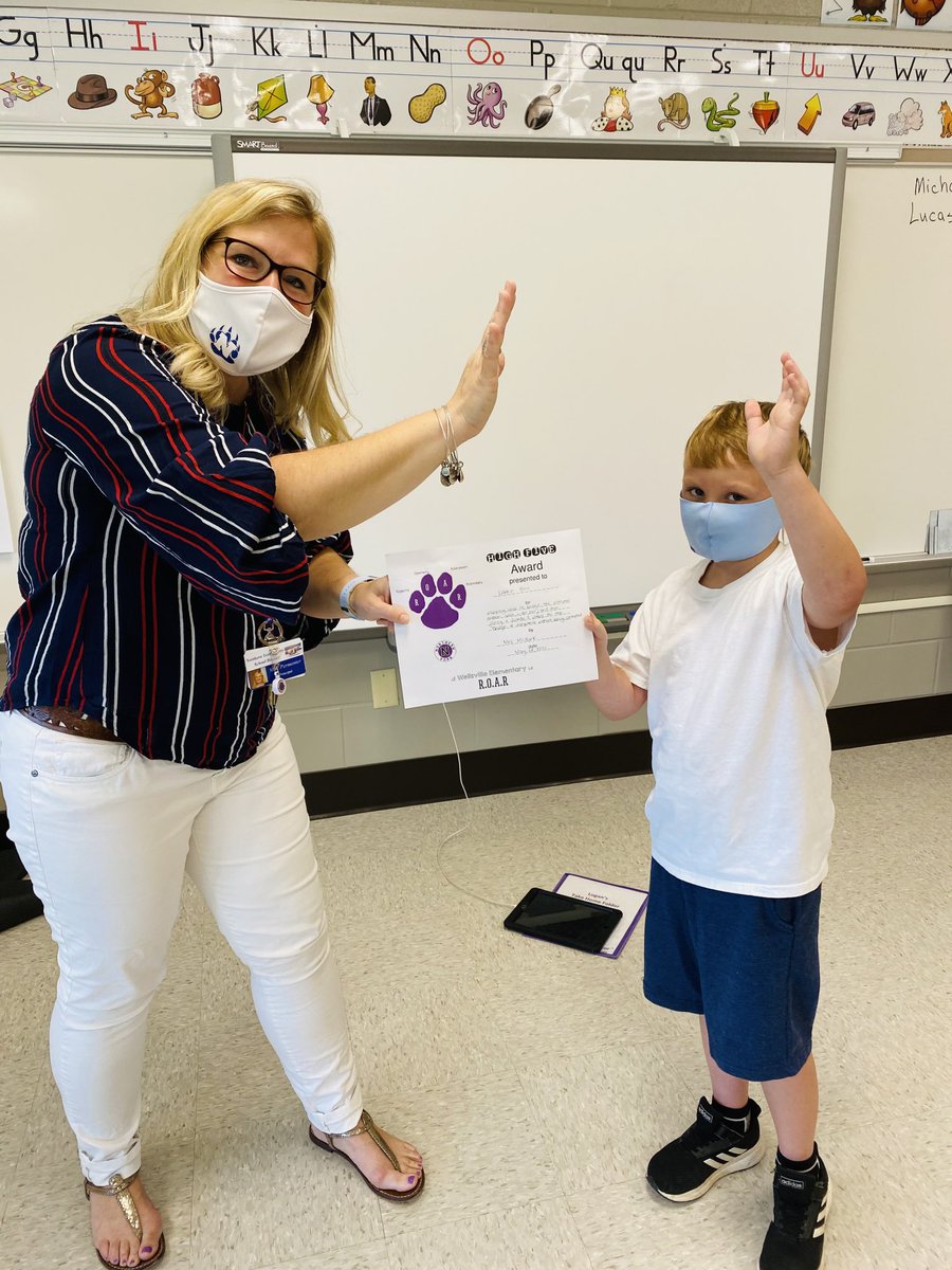 rotz_faithe's tweet image. #HighFive to this GR1 student who went above and beyond in showing conscientiousness!  #WEStandTogether #reCONNECTnycsd
