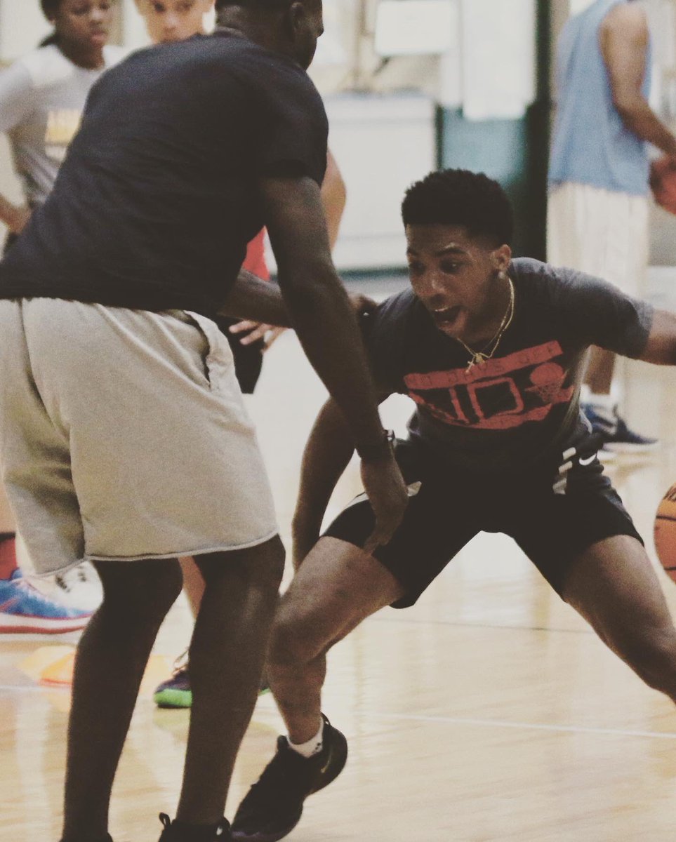 CoachPippen's tweet photo. @callmejaheim always coming to work 🏀🤳 https://t.co/PEuDIulXvC