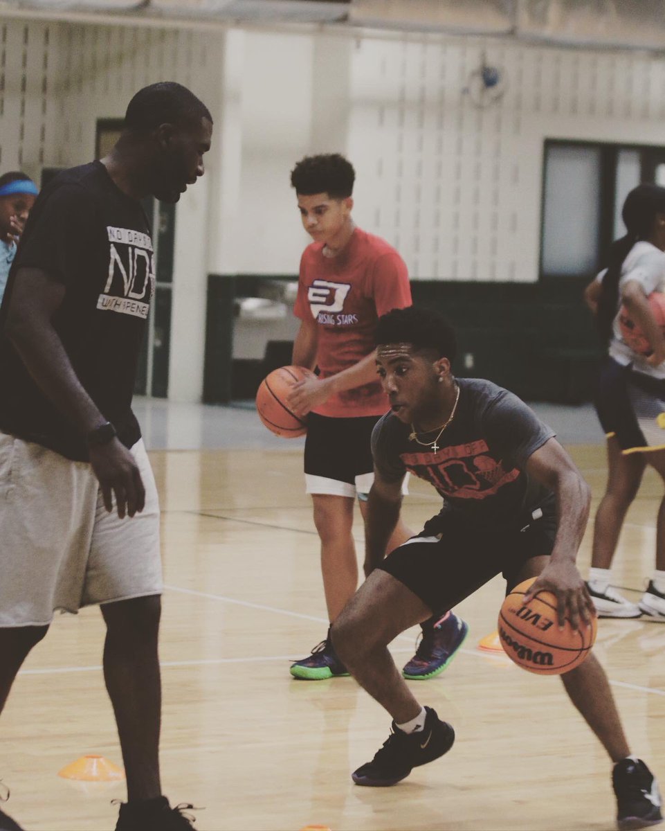 CoachPippen's tweet photo. @callmejaheim always coming to work 🏀🤳 https://t.co/PEuDIulXvC
