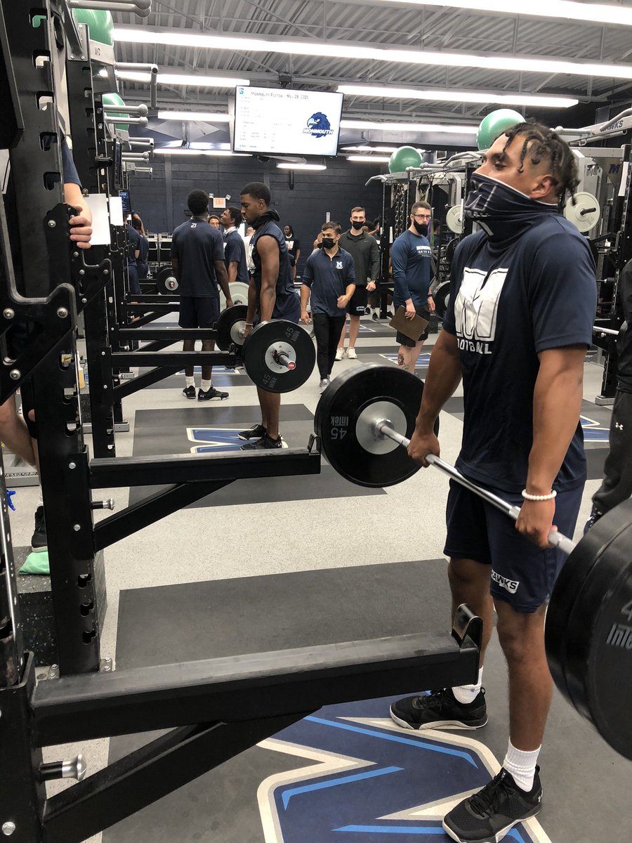 CoachJeffGallo's tweet photo. Put Some Finish on your Friday #LiftHawks #FridayWorkday #FlyHawks https://t.co/KF2YZZhqex