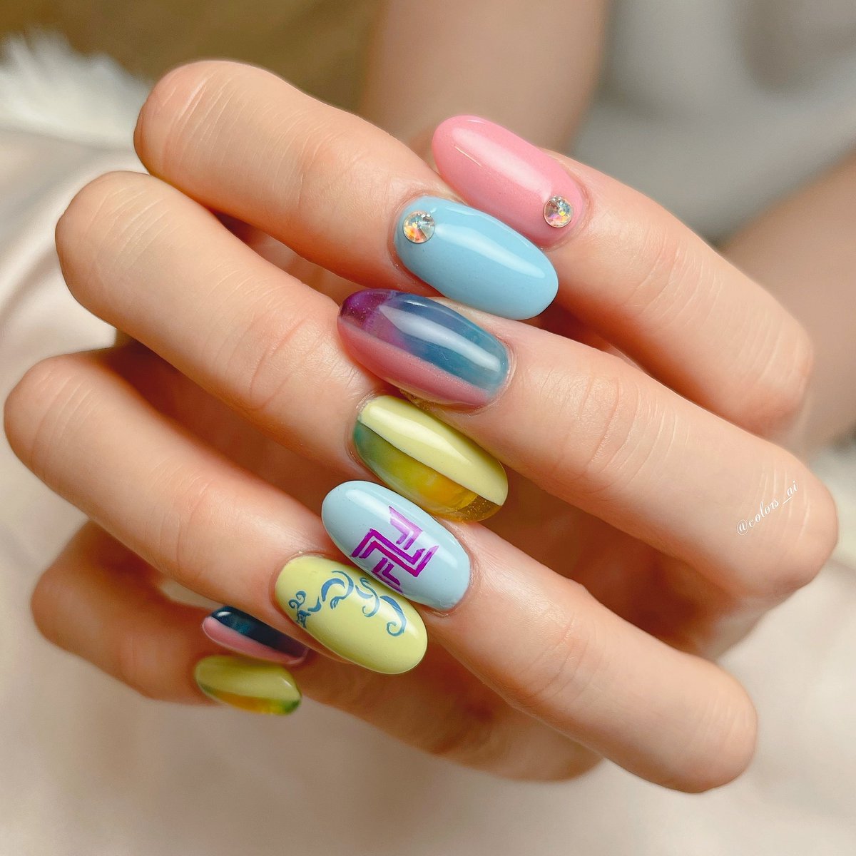 お客様オーダー 東京卍リベンジャーズ マイキー ドラケン痛ネイル 半分だけクリア Color Sすずきあいのイラスト