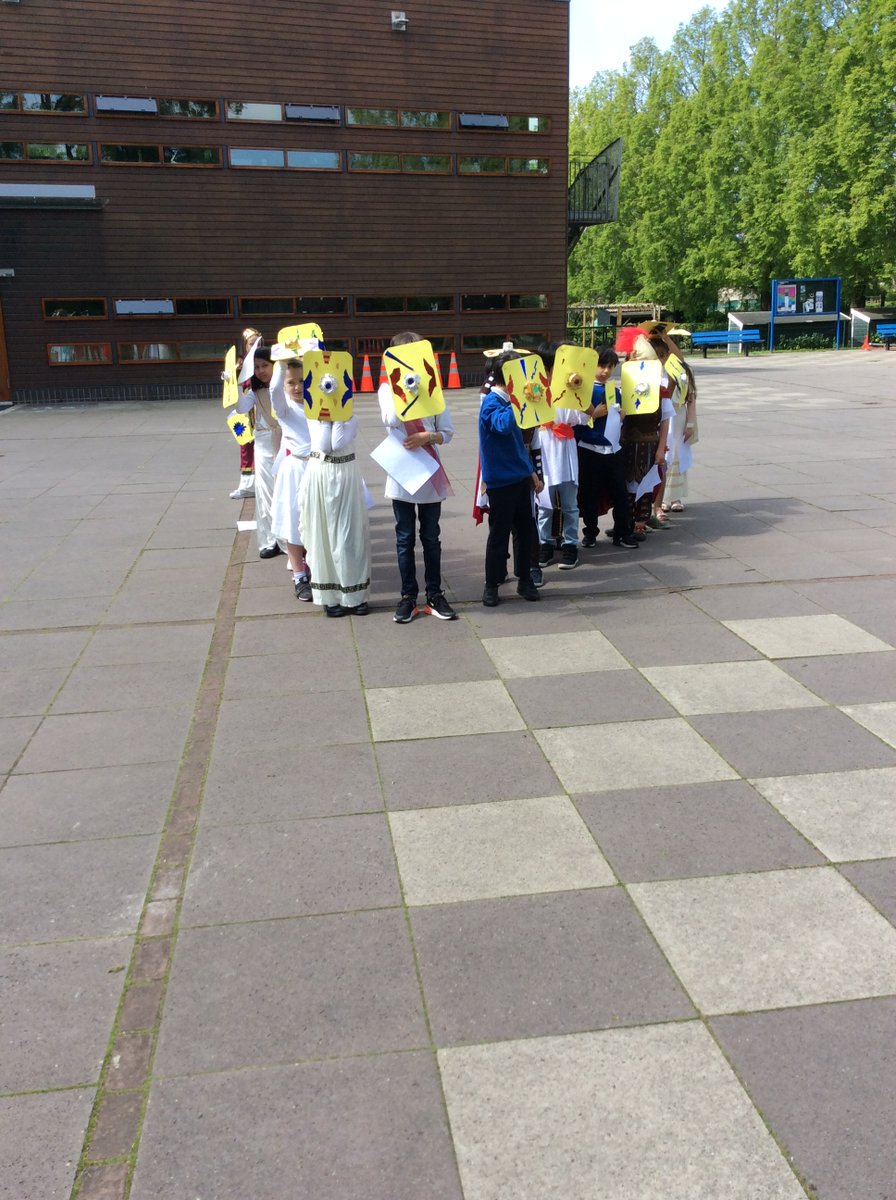 BSNJSV's tweet image. #JSVY3 have had a fantastic Roman Day to end the topic. Making shields and learning the formations for success.