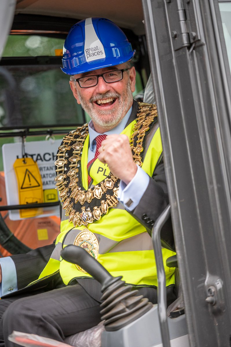 MattH_GPHG's tweet photo. Great to be out on site today in home town #Stockport with Mayor Adrian Nottingham in the digger. About 50 / 50 new #SocialRent &amp; #SharedOwnership with a few #MarketSale too @MyGreatPlace @PlumlifeHomes @CubeHomes @StockportMBC @HomesEngland @GphgHspencer @GP_DevTeam https://t.co/M95MWtHdZc