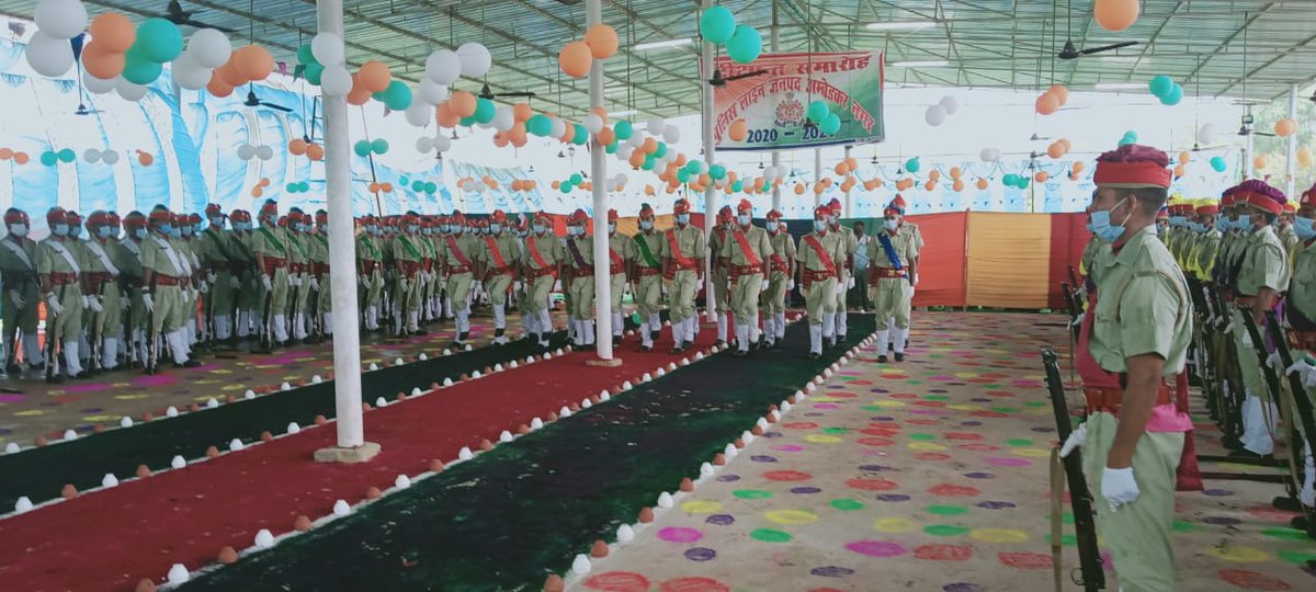 ambedkarnagrpol's tweet photo. रिक्रूट आरक्षीगणों का प्रशिक्षण पूर्ण होने के पश्चात जनपद अम्बेडकरनगर पुलिस लाइन स्थित बहुउद्देशीय हाॅल में दिक्षांत समारोह आयोजित किया गया। उत्कृष्ट  रिक्रूट आरक्षीगणों को जिलाधिकारी श्री सैमुअल पाॅल व पुलिस अधीक्षक श्री आलोक प्रियदर्शी द्वारा पुरस्कृत किया गया। https://t.co/zWtHFBYvZq