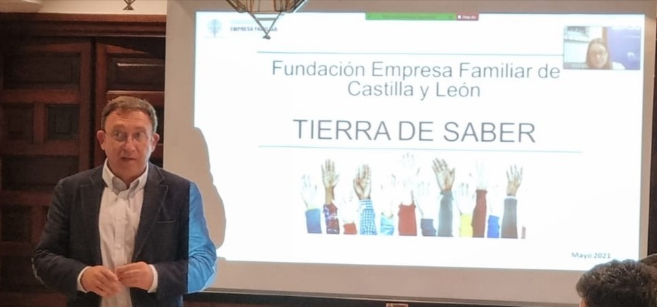 Hoy han sido empresarios de #Burgos y #Soria quienes han conocido de primera mano el trabajo y los objetivos de #FEFCL con su director, <a href="/AlbertoGuerraLo/">Alberto</a>, <a href="/RHervella/">Rocio Hervella</a> y <a href="/eduestevezg/">Eduardo Estevez Gudino</a>. #FormarFuturo #empleabilidad #competitividad