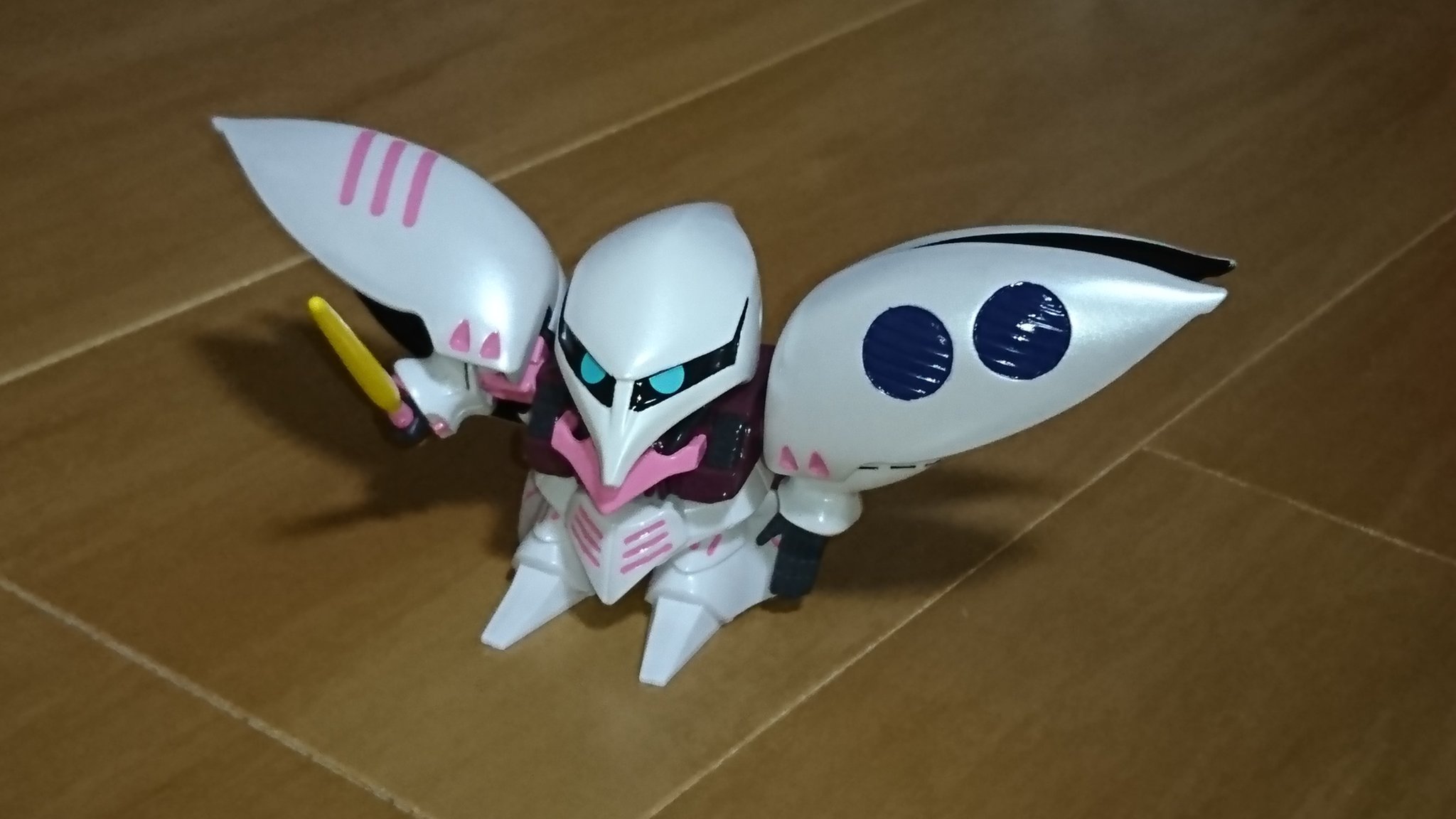 ザッキー 寒がり 自宅工場長 久しぶりにガンプラ作った Sdのキュベレイをパール塗装 したんだけど写真だとあんまりパール感出ませんねwww 目だけ付属のシールだけど他は全塗装しました ガンプラ キュベレイ Sdガンダム パール塗装