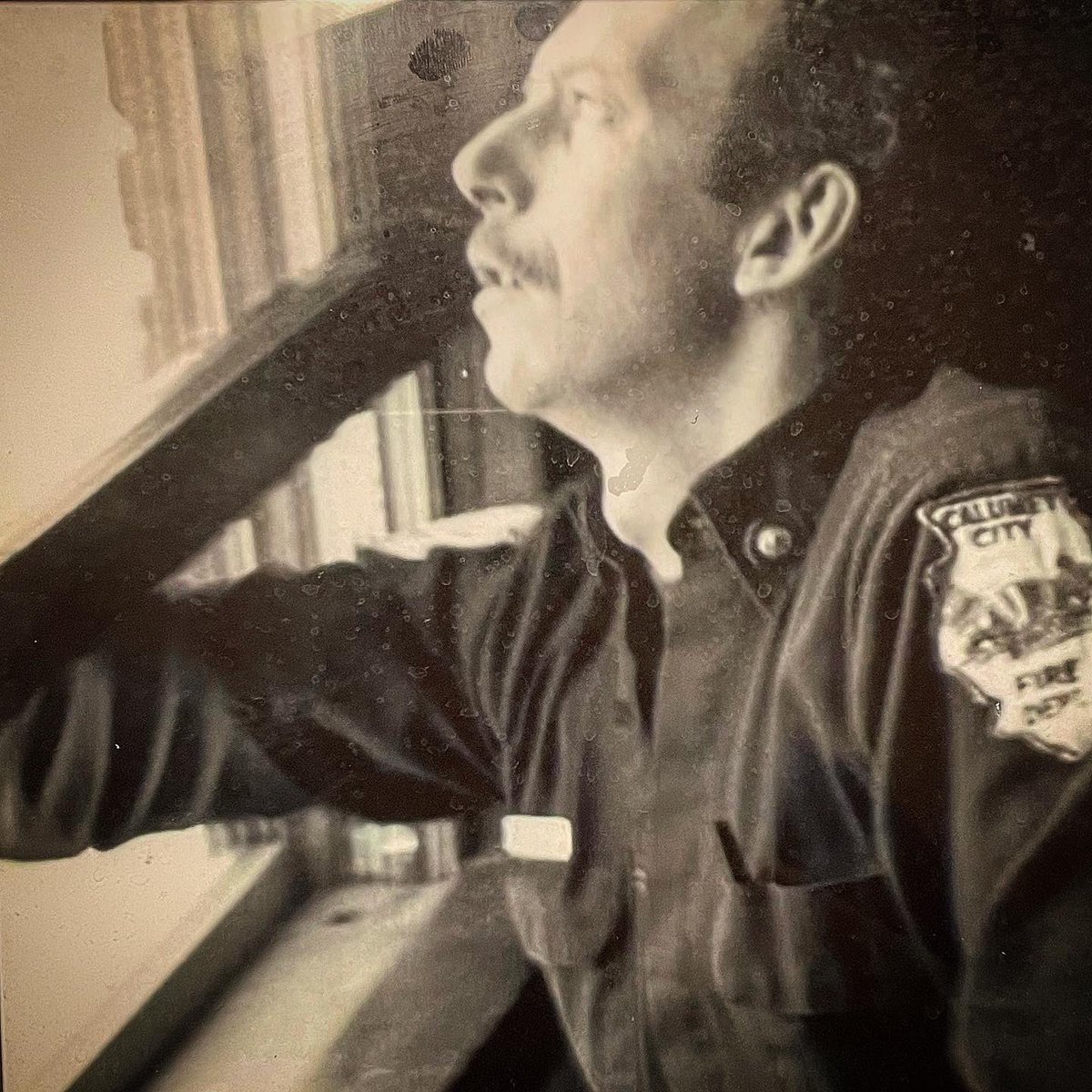 IAFF_621's tweet photo. flashbackfriday #fridaycleaning- Station Pride. Every Friday the shift on duty in Calumet City does a detailed cleanup of the station. This long standing order is based on the fact that we live in our firehouses every three days for a 24 hour shift. #calumetcitysbravest https://t.co/XINfw1oPHI