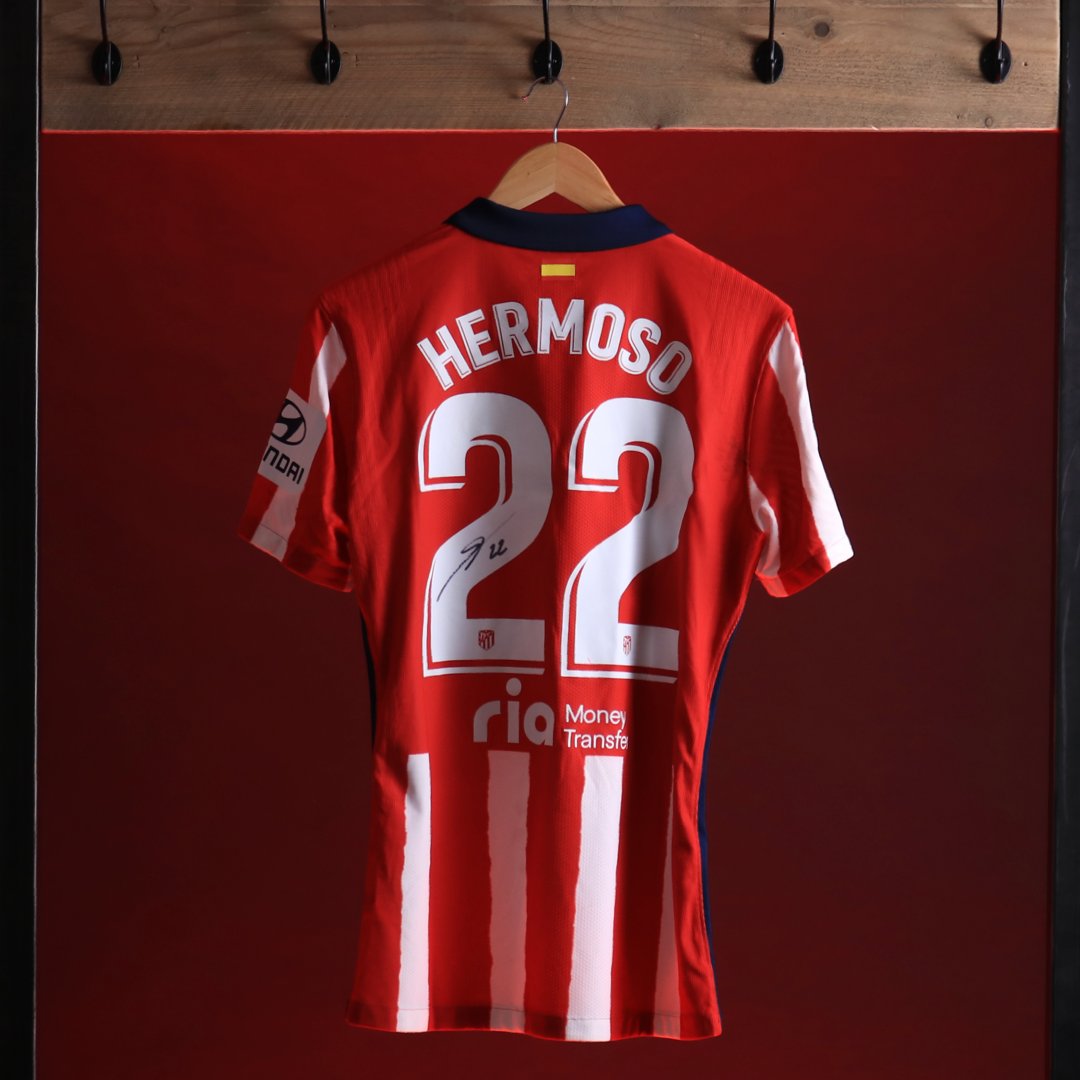 90sfootball's tweet image. 👕 Match Worn Giveaway 👕

Want a piece of #Atlético's title-winning campaign? We are giving one lucky winner this special signed and muddy Mario Hermoso shirt, worn against FC Barcelona! 🔥🏆

To enter:
🤝 Follow @_MatchWornShirt 
🔁 Retweet this tweet
