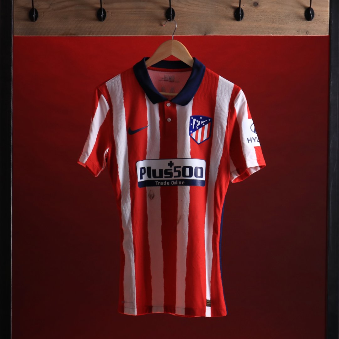 90sfootball's tweet image. 👕 Match Worn Giveaway 👕

Want a piece of #Atlético's title-winning campaign? We are giving one lucky winner this special signed and muddy Mario Hermoso shirt, worn against FC Barcelona! 🔥🏆

To enter:
🤝 Follow @_MatchWornShirt 
🔁 Retweet this tweet