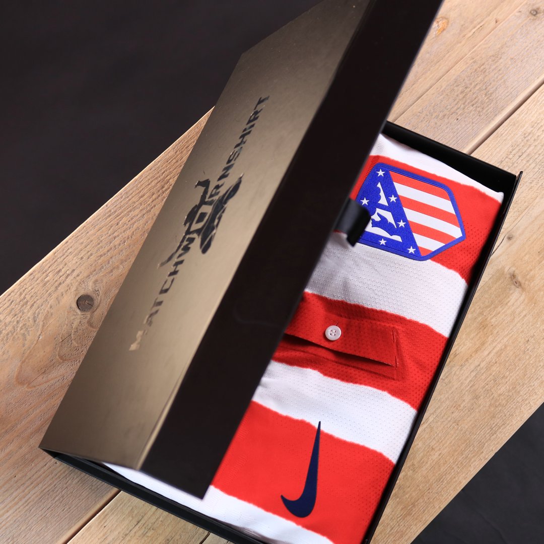 90sfootball's tweet image. 👕 Match Worn Giveaway 👕

Want a piece of #Atlético's title-winning campaign? We are giving one lucky winner this special signed and muddy Mario Hermoso shirt, worn against FC Barcelona! 🔥🏆

To enter:
🤝 Follow @_MatchWornShirt 
🔁 Retweet this tweet