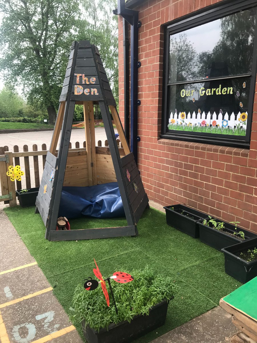 NectonY2's tweet image. Over the last few weeks, we have been enhancing our outdoor area. We now have a mud kitchen, reading garden, construction area and den! #outdoorlearning #mudkitchen #nectonloveslearning