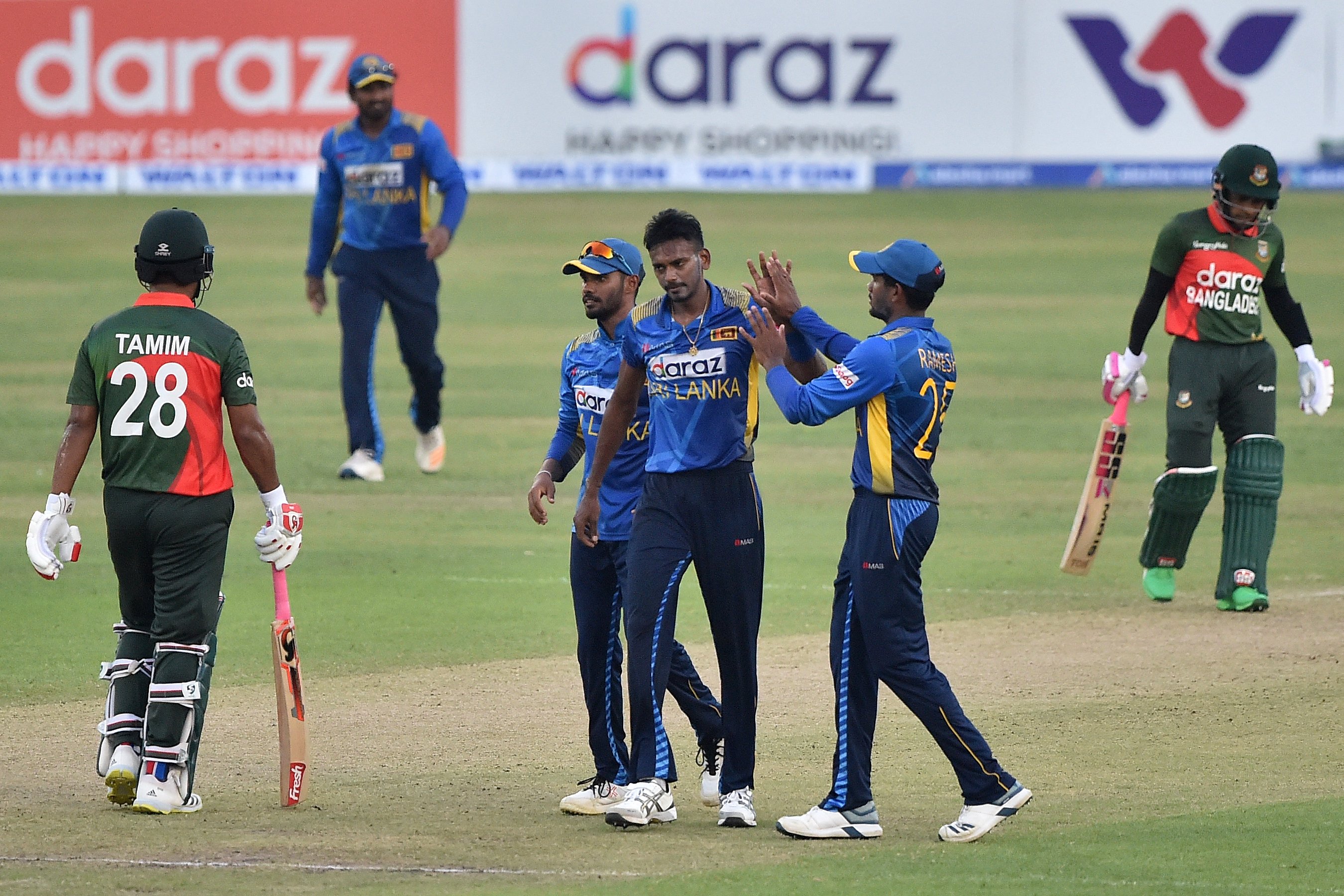 Cricbuzz Sri Lanka Inch Closer To Victory As Chameera Bags His Fifth Wicket Bangladesh 162 8 39 Overs Banvsl T Co 4kcf2dyoo8 T Co Vm9cimlgot