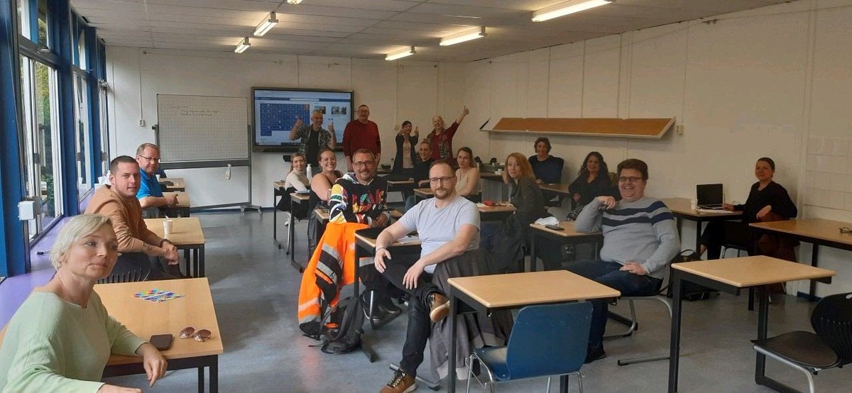 Mijlpaal in Friesland! 
De eerste #ervaringsdeskundigen in #armoede en sociale uitsluiting vanuit de Friese gemeenten gaan van start met hun opleiding!
Veel succes! We kijken uit naar het vervolg van een plezierige samenwerking met @rocfriesepoort  en de betrokken gemeenten.