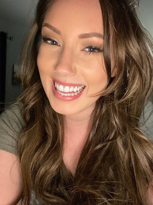 I still can&rsquo;t believe that WE WON the @XBIZ award for Best Female Cam Model?! ~ Thank you, thank you<a class="tags" href="/tag/xbiz">@xbiz</a>