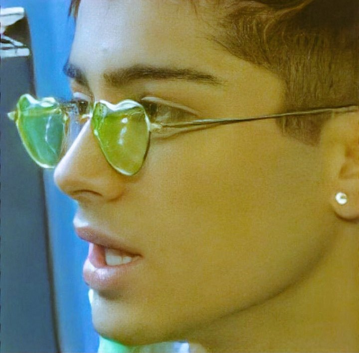 XbetterX_'s tweet photo. I vote for #ZaynMalik as #100MostHandsomeMen2021 for #tbworld2021 kfkci i https://t.co/bQwJOl2MLj