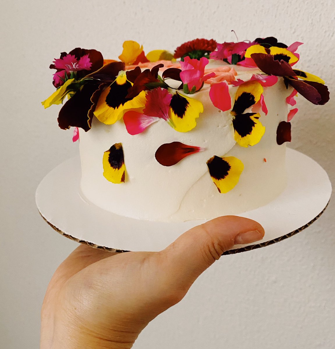 BakeryCosmos's tweet photo. Que tengan un fin tan bonito como este pastel. 

Ordena el tuyo 👉🏼 https://t.co/xulzU3AZhM https://t.co/F4lXojzEBA