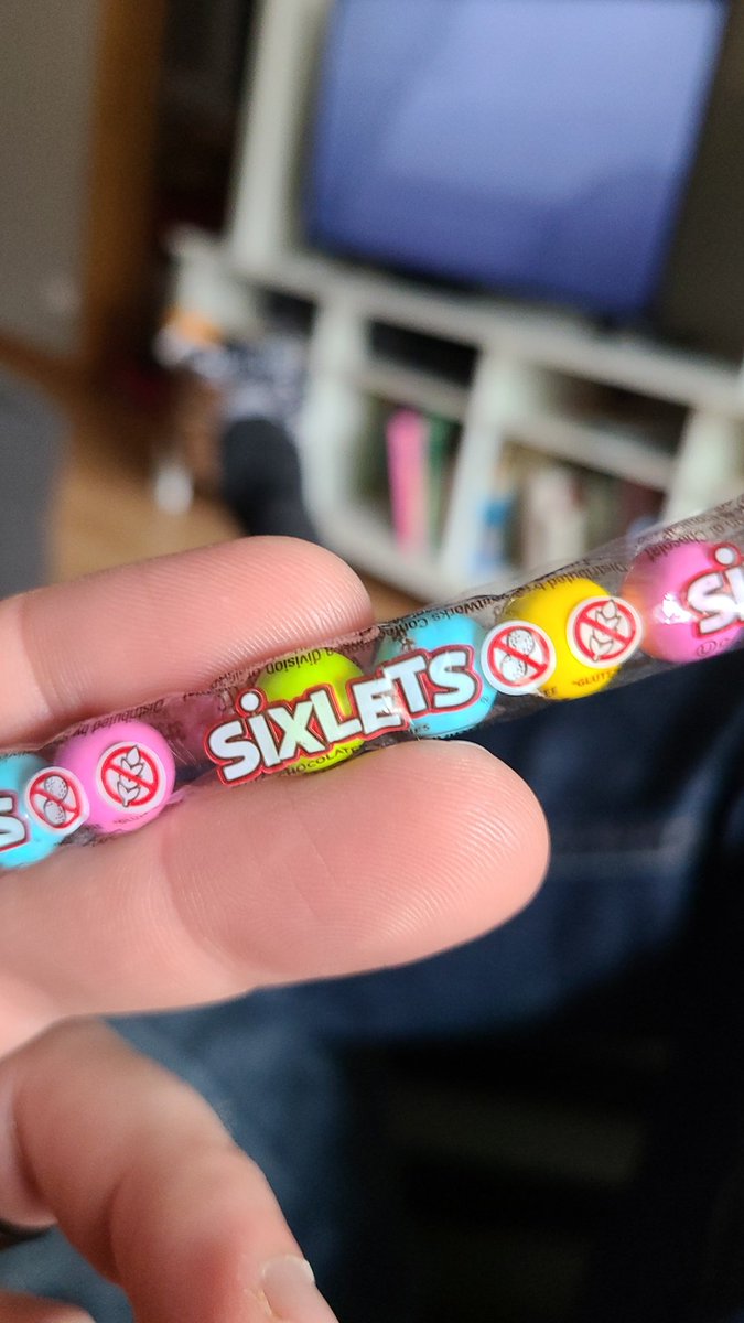 MySoxSummer's tweet photo. Well, I've eaten down the girls Easter candy to the #Sixlets part. You know, the trash chocolate part. It's sad, I know. https://t.co/nFvmPK17A5