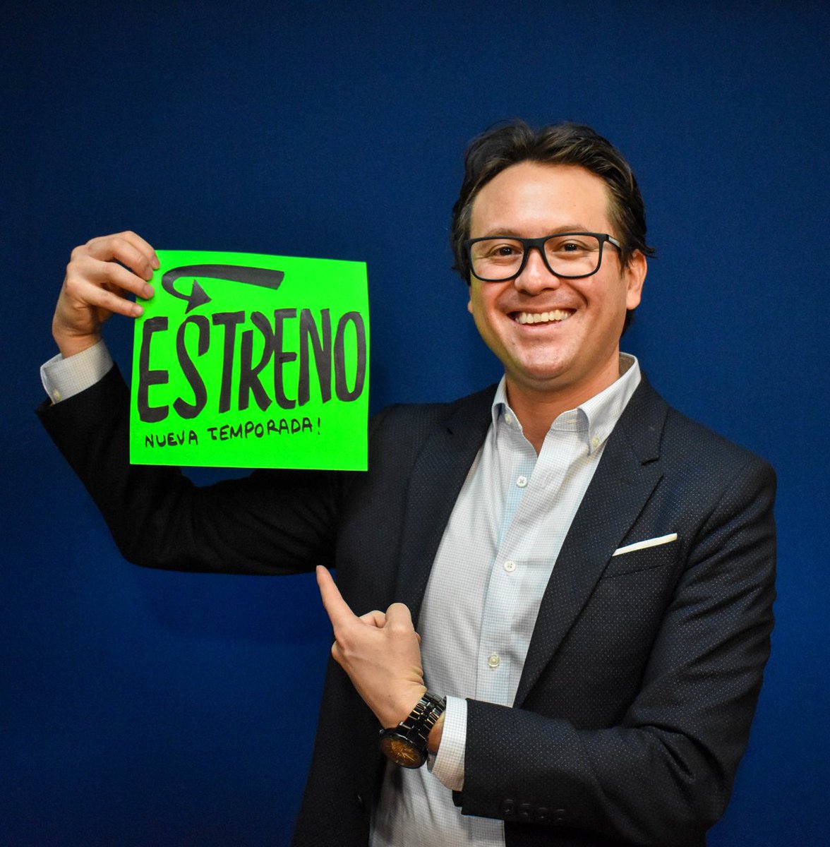 crecermarketing's tweet photo. ¡Negocios con Valor!: @radiotvuaslp: '#EstrenosEnMayo 🔥🔥
2️⃣✖️1️⃣ 🛒📊
@migueldelriomx, un experto y optimista apasionado del #marketing, llega a #RadioUASLP con una ganga de conceptos empresariales con un estilo únic… https://t.co/F78tVSSYYG, see more https://t.co/HuLQfOgRrU