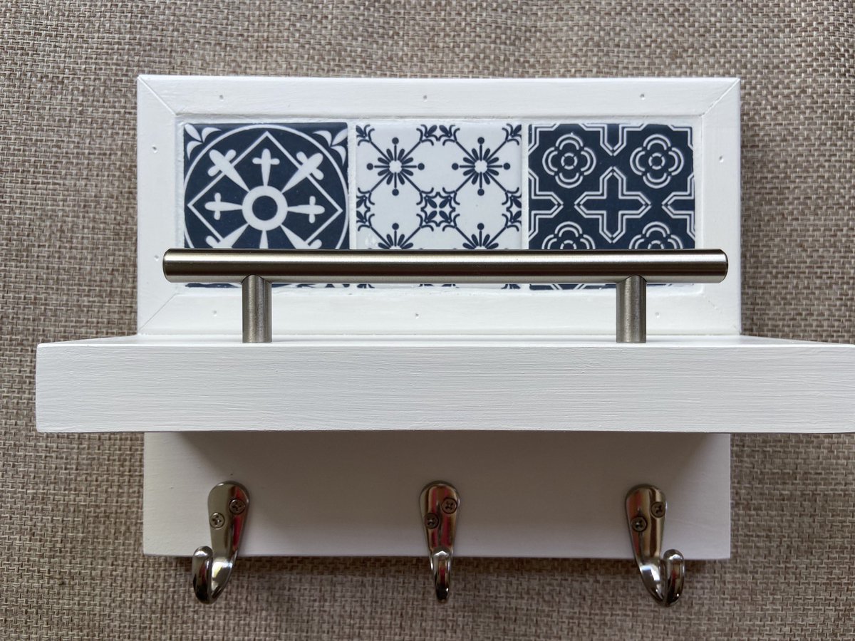 MJhomecreations's tweet photo. Never lose your keys again! This cute shelf with hooks would be cute as a kitchen or entryway shelf. Check out all of the other colors and styles that are available on Etsy. #etsyshop #keyhooks #kitchenshelf #entrywaydecor #shelfwithhooks #wallhooks https://t.co/o4jKiJ5ZIN