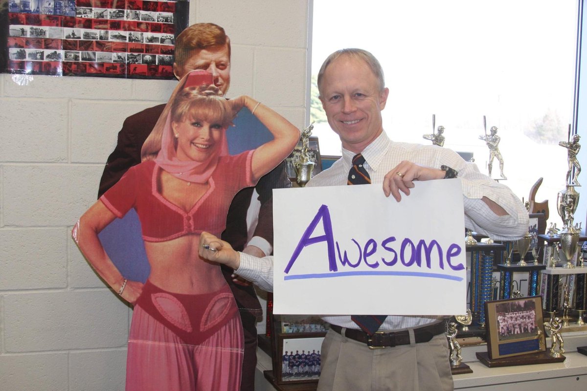 CadeSchafer's tweet photo. Can’t believe my old man is finally retiring today after teaching for 30+ years. The most dedicated and hardworking person I’ve ever met. https://t.co/kzKn6TshVn