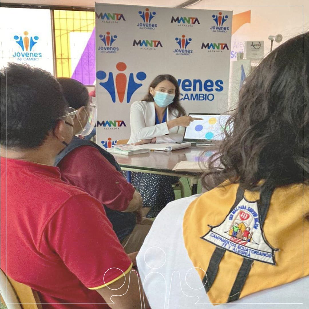 JDC_Manta's tweet photo. Hoy trabajamos en conjunto con la Unidad Educativa Fé y Alegría. 🤝

Estamos concretando una ruta de trabajo para formar una alianza estratégica que beneficie a la #ComunidadJovenDeManta 🤩

Ideas, planificación y acción ✍🏼

Únete a @jovenesdelcambioec ‼️
#alianza https://t.co/7s2bayHUPP