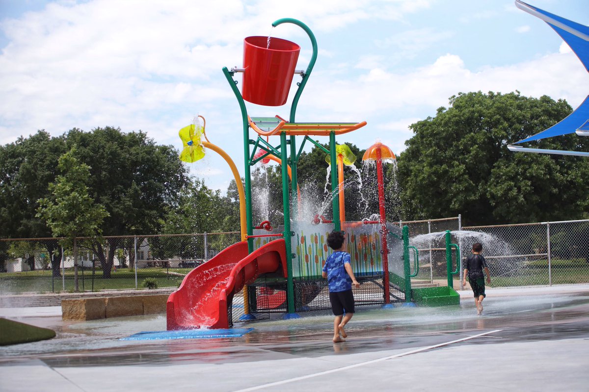 Nolan Roth KAKE on Twitter "Another splash pad is officially open, this one is at Edgemoor Park