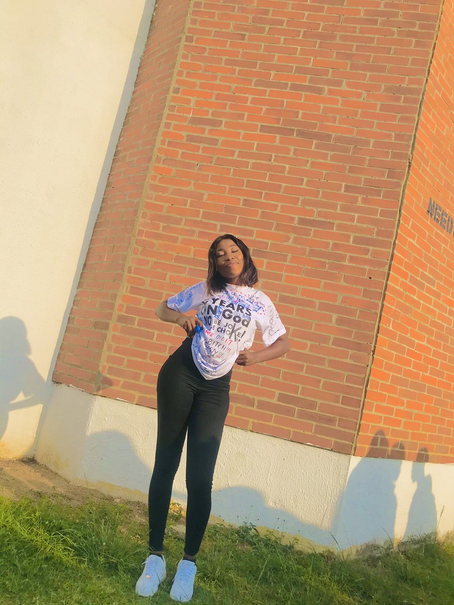 sylvera_kingz's tweet image. BSC BAGGED 👩‍🎓 
6years of God’s mercies 🙏
#AbujaTwitterCommunity #AbujaTwitterCommumity