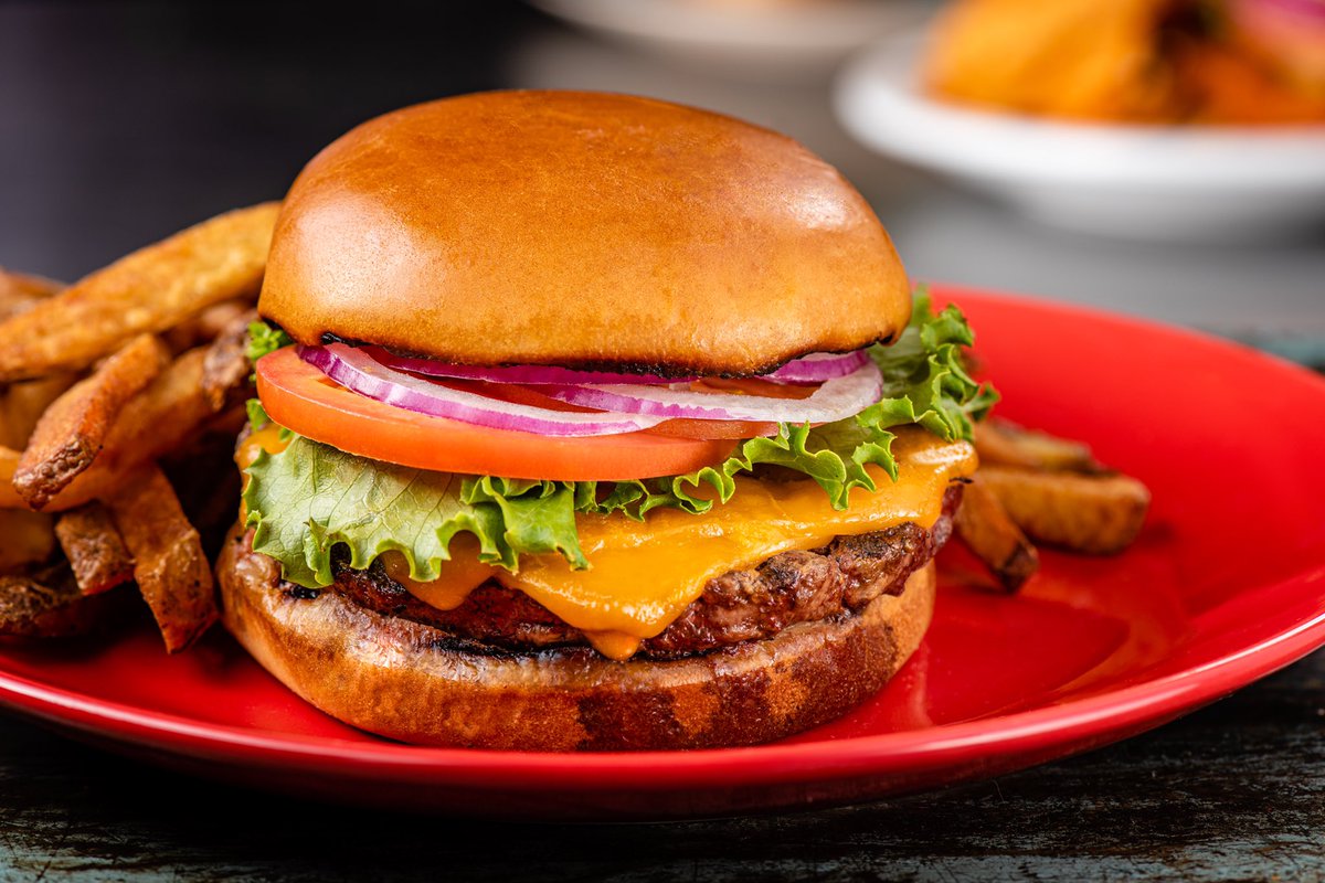 MKTakeaways's tweet photo. It’s only fitting that the holiday weekend kicks off with #NationalBurgerDay! Order a burger to celebrate at https://t.co/Z07w59hDkZ or by calling us at 954-669-1366 🍔 https://t.co/8b1MJOVixh