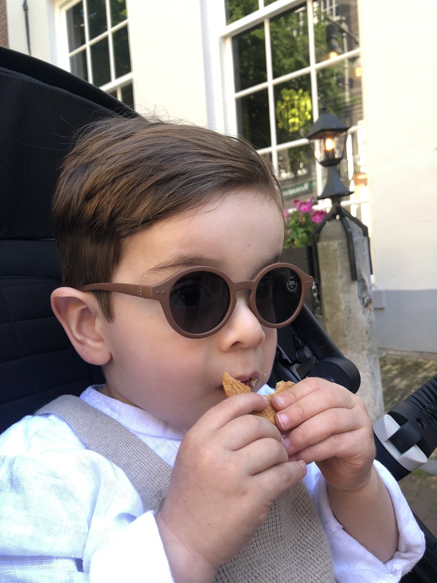 BurjuvaaE's tweet photo. Hij wordt groot genoeg om samen te chillen. Dromen komen uit. Binnenkort zitten we tegenover elkaar op een terrasje met een kopje koffie. https://t.co/G0vD433tjp