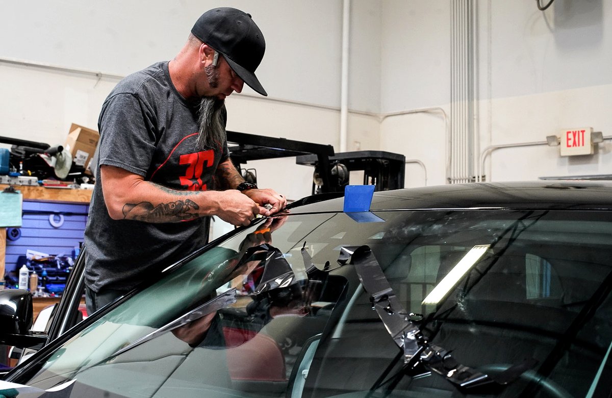 FindlayCustoms's tweet photo. Does your car need a new wrap, or some enhancements? 

We've got you covered. We offer a variety of services from stereo installs, to custom wraps!

Message us to set up an appointment today 
#LandRover #lasvegas #carlovers https://t.co/YPenStMK8z