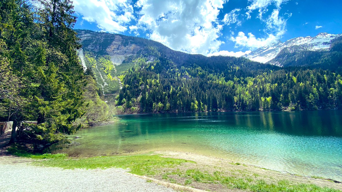 _Al3ssia_'s tweet photo. Prima tappa dalla nostra 🌙 di 🍯 al fresco 🏞 il giro dei laghi in Val di Non 🍎
#lagoditovel #montains #trentino #valdinon #lake #maggio2021 #colors #nature #lakeview #HoneyMoon #noi #fantastic #wonderful #primatappa #parteuno https://t.co/09CcZZs2cn