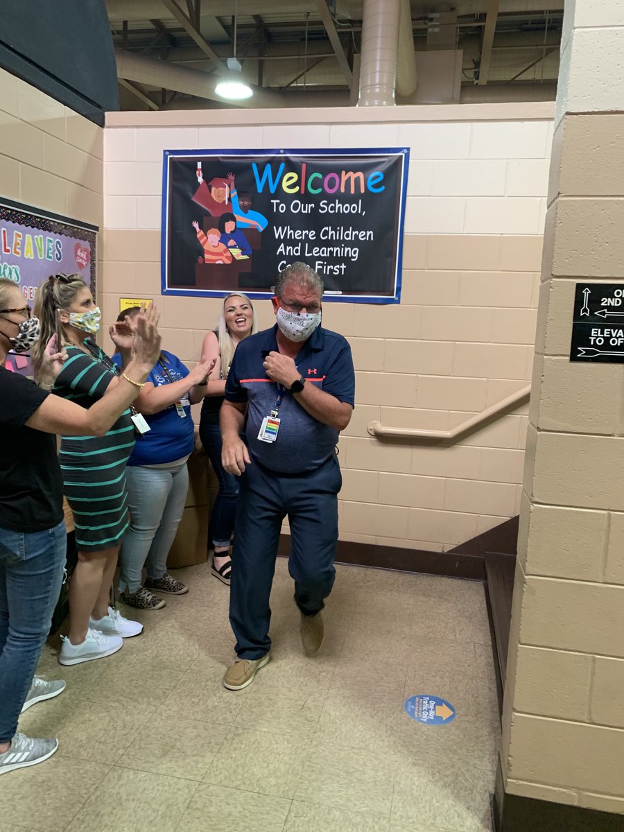 Mrs. Wenger tweet media