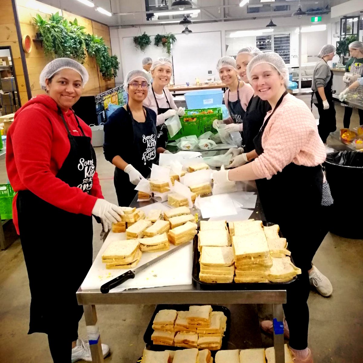 Korn_Ferry (@korn_ferry) on Twitter photo Korn Ferry's Auckland, NZ team started off their day bright and early to make 648 lunches for Kiwi kids. Thank you to <a href="/EatmylunchNz/">Eat My Lunch Ltd</a> for letting us provide something in a child's day they might not get. #BeMoreThan Korn Ferry's Auckland, NZ team started off their day bright and early to make 648 lunches for Kiwi kids. Thank you to <a href="/EatmylunchNz/">Eat My Lunch Ltd</a> for letting us provide something in a child's day they might not get. #BeMoreThan