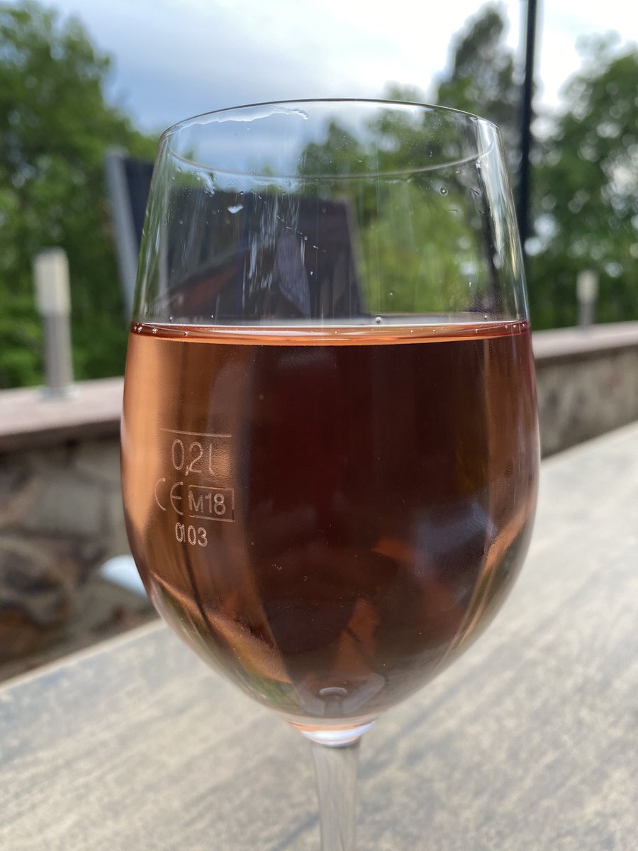 0,2L sind bei Winzern auch eher Auslegungssache! 😜 #rheingau
