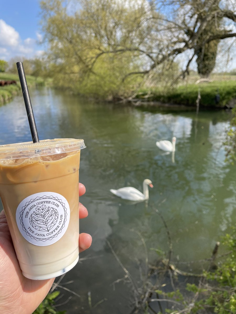 TheJavaCoffeeC1's tweet image. Iced Lattes forecast for this Bank Holiday Weekend. #thejavacoffeeclub #icedlattes #cambridgecoffee #cambridge #grantchestermeadows #grantchester #mobilecoffee #takeawaycoffee #homemadecakes