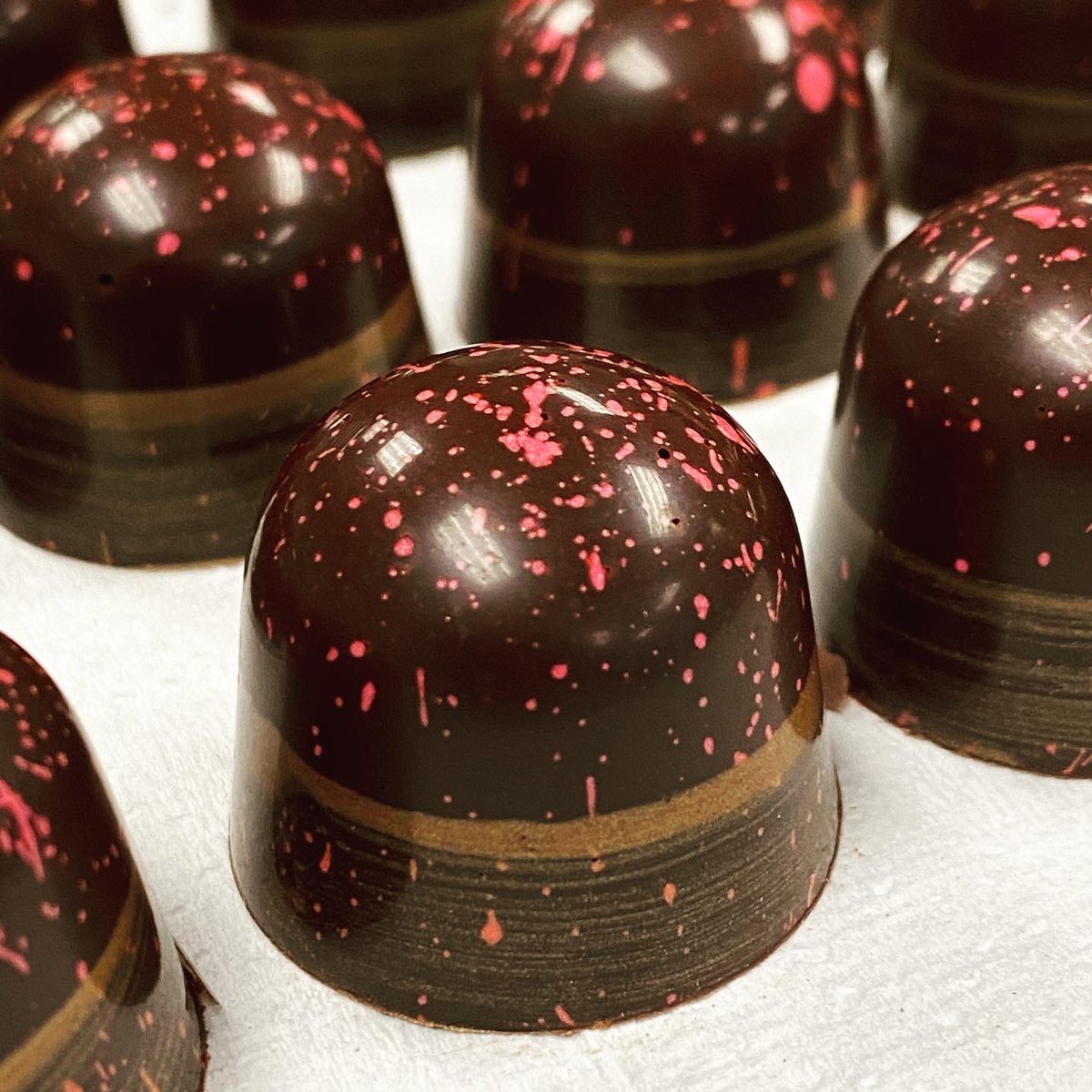TeaseChocolates's tweet photo. Date &amp; Sesame - dark chocolate dairy free truffles.  #teasechocolates #sugarislandcaramels #darkartschocolate #memorialdayweekend https://t.co/cgJFPYy2He