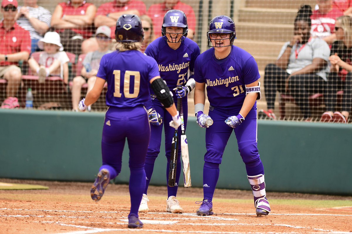 UWSoftball's tweet photo. Super Sami.

#MightyAreTheWomen https://t.co/M4KEbTtban