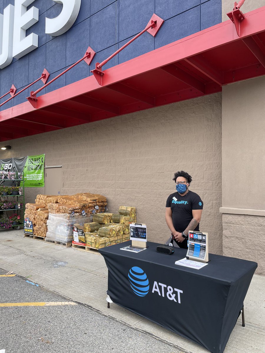 @ATTChester Mall getting out talking with our local businesses and First Responders to kick off our Memorial Day weekend <a href="/Carlossilva_86/">Carlos Silva</a> <a href="/judy_cavalieri/">Judy Cavalieri</a> <a href="/marcellobenny/">Benjamin Marcello</a>