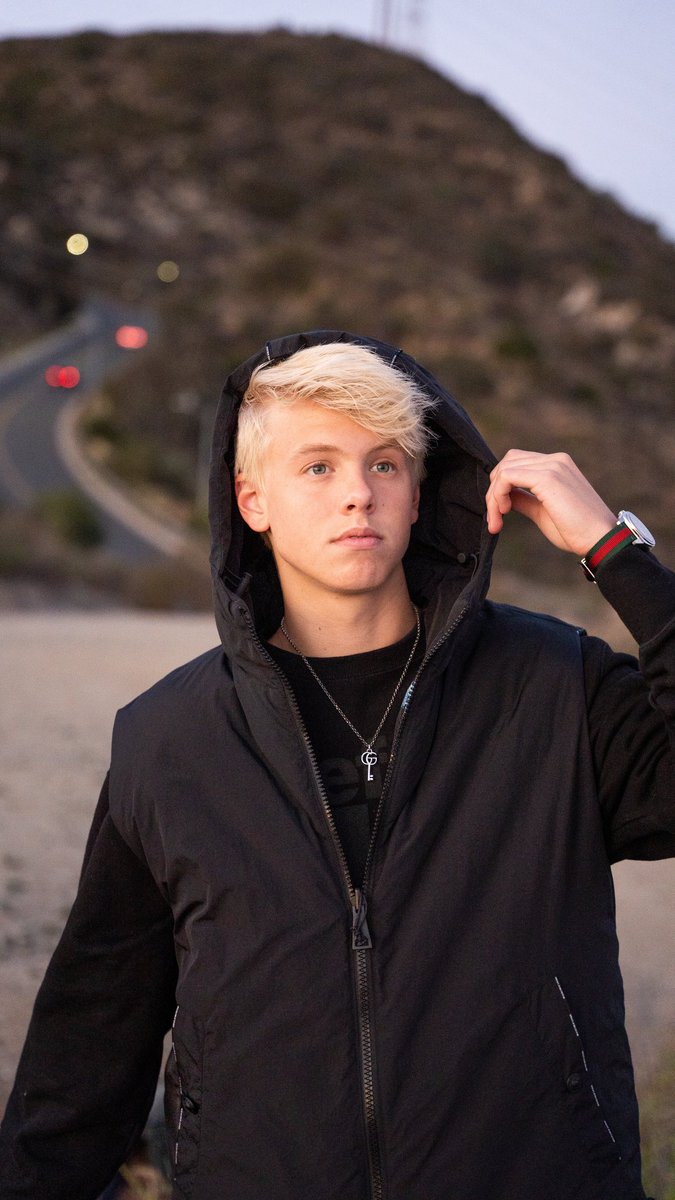 carsonlueders's tweet photo. Feedback would be nice, yeah 🎶 https://t.co/JC8QafYfI6