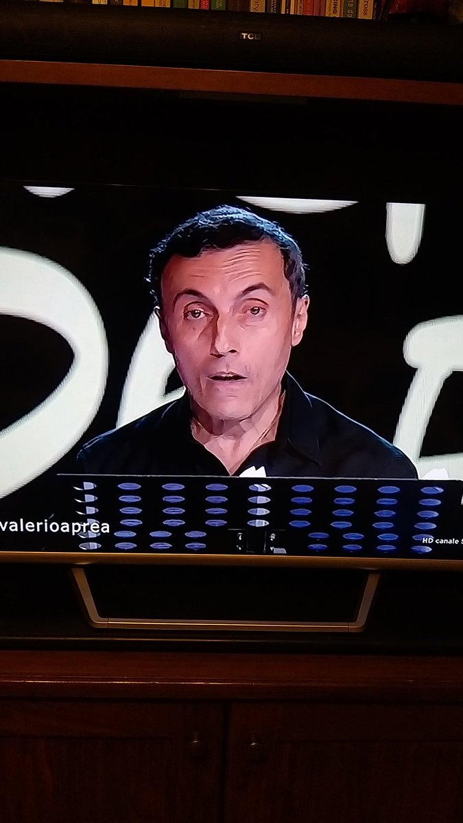 LauraBr64296489's tweet photo. Povera scienza ignorata anche dai nostri governanti Grande @valerioaprea #propagandalive lebasi della scienza https://t.co/sTIRL8KaLw