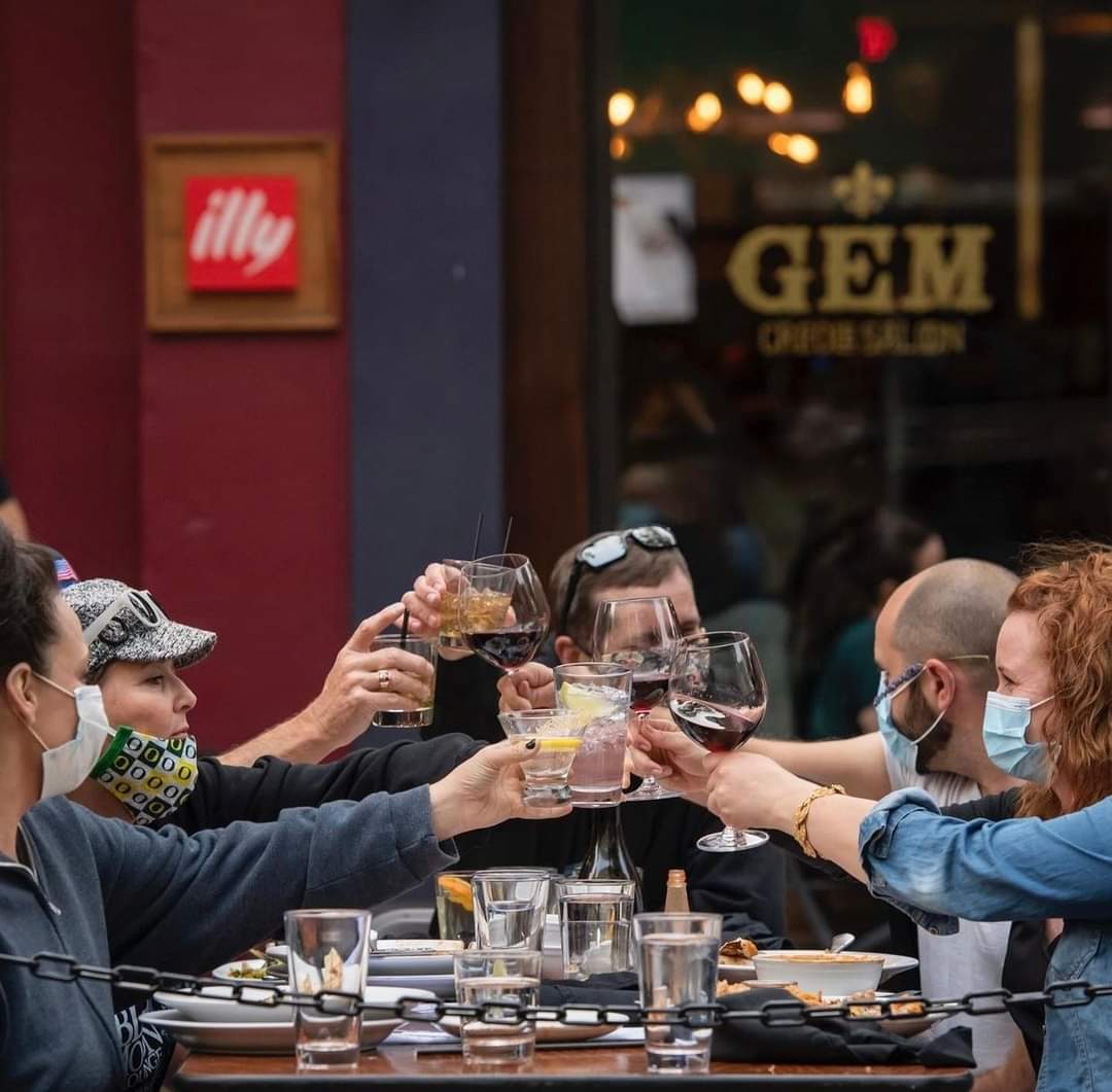 Vips2pdx's tweet photo. VIPs...McMinnville Dine Out(side) starts today! Every Friday, Saturday &amp; Sunday historic Third Street becomes a pedestrian paradise as the street closes down and restaurants spill into the street. Come taste your way through downtown McMinnville every weekend through the summer. https://t.co/xvwOBpvT2Y